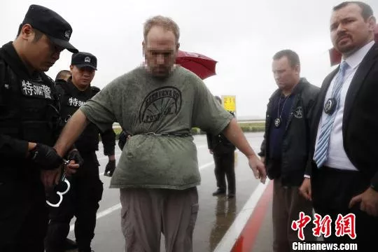 为习访美铺路,中国向美方移交“万人迷外教” 为习访美铺路,中国向美方移交“万人迷外教”