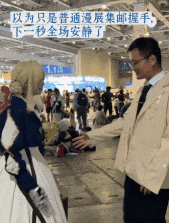 天生没右手的00后女孩，在cos界没有对手了
