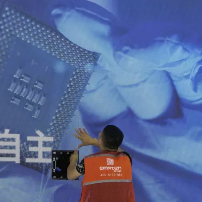 中国国产深紫外光刻机传量产 挑战ASML地位