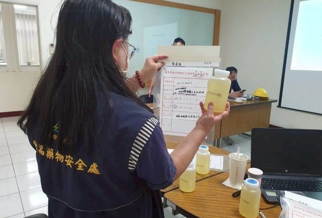 1300吨致癌物超标油流入市面!4大超商清查急发声仅这家超商中镖